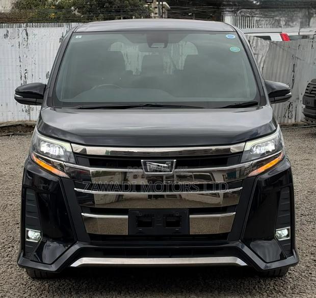 Toyota Noah 2.0 FWD (8 Seater) 2019 Black
