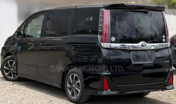 Toyota Noah 2.0 FWD (8 Seater) 2019 Black