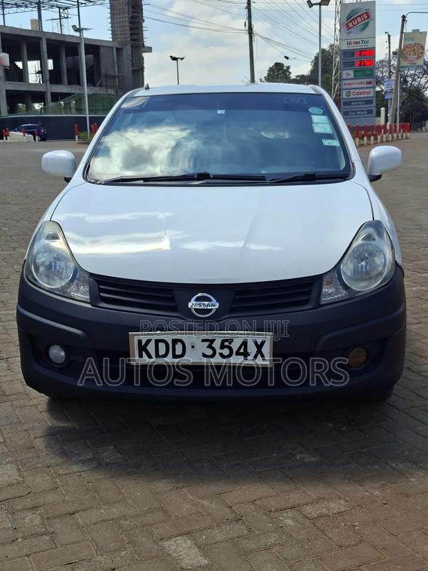 Nissan Advan 2014 White