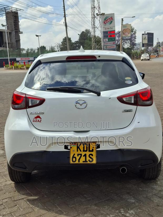 Mazda Demio 2016 Pearl