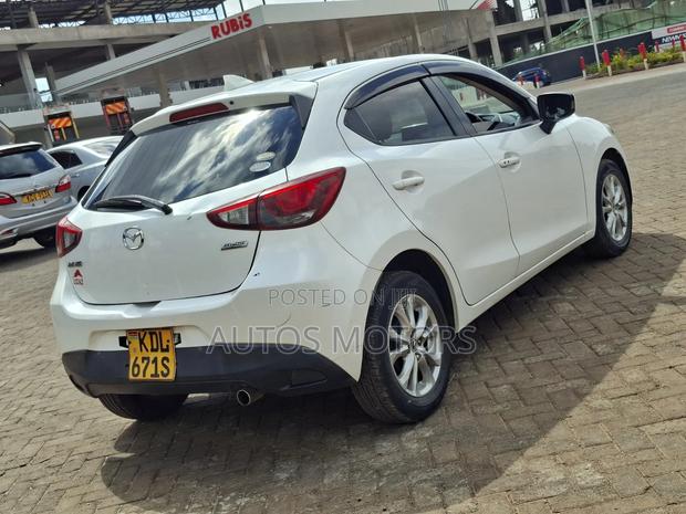 Mazda Demio 2016 Pearl