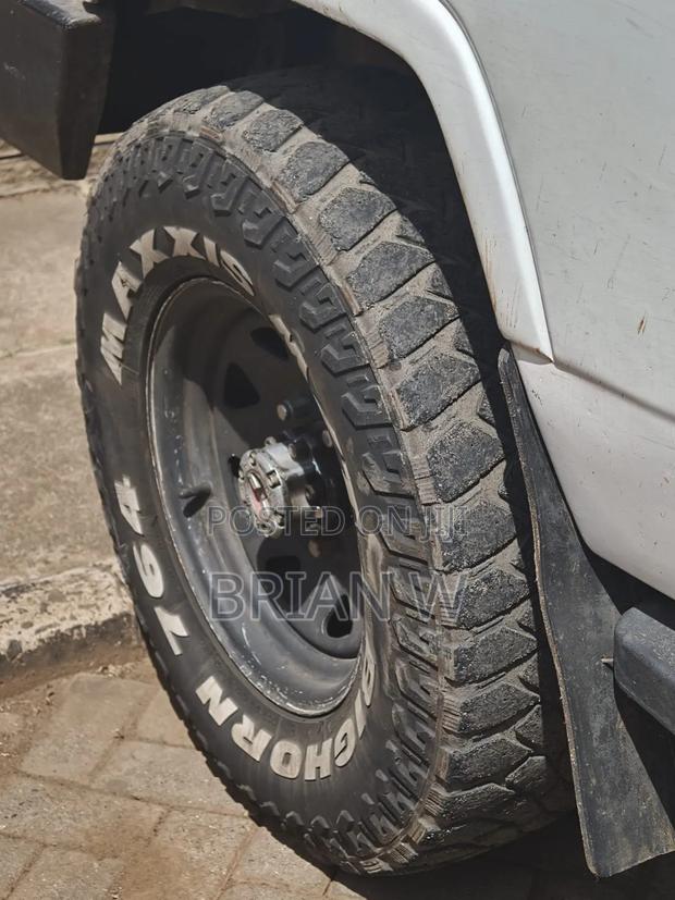 Toyota Land Cruiser 2011 White
