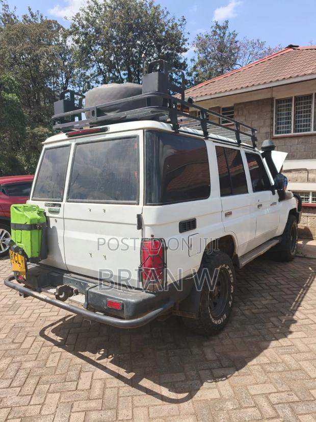 Toyota Land Cruiser 2011 White