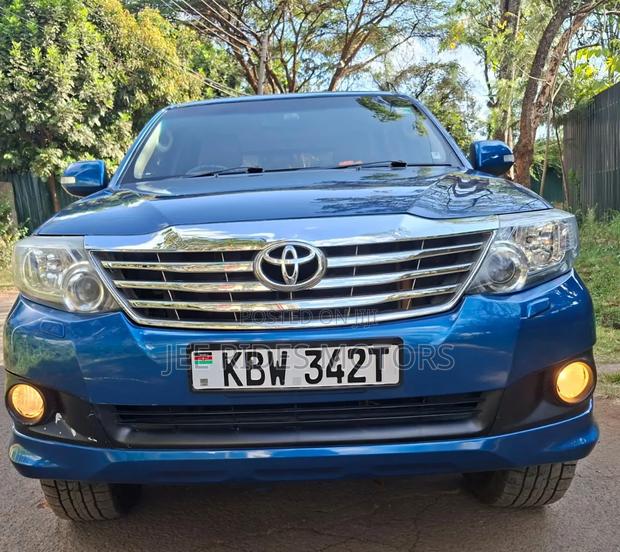 Toyota Fortuner 3.0 D AWD 2012 Blue