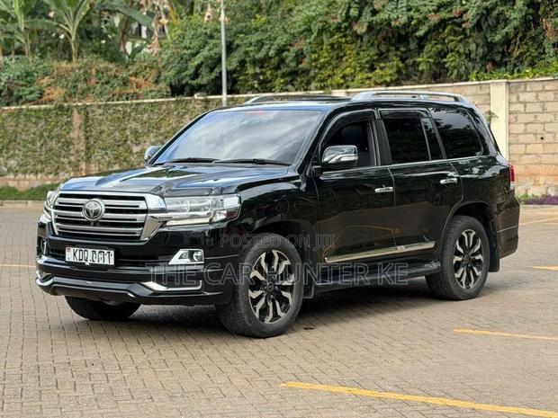 Toyota Land Cruiser 4.6 V8 ZX 2017 Black