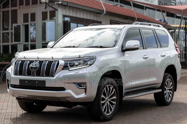 Toyota Land Cruiser Prado 2.8 2023 Silver