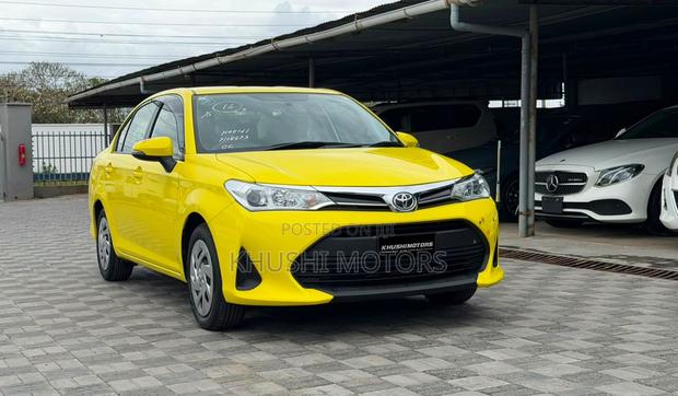 Toyota Corolla 2019 Yellow