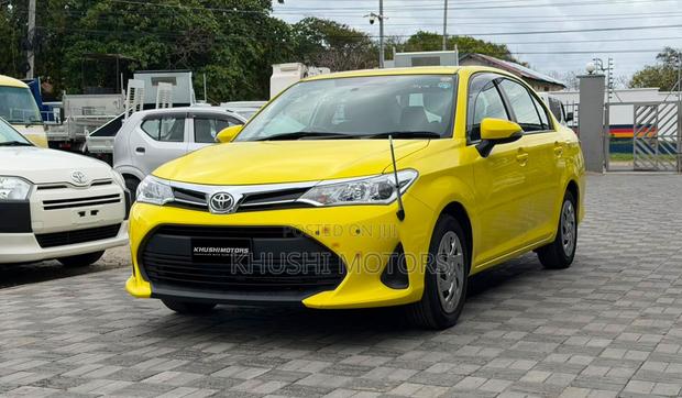 Toyota Corolla 2019 Yellow