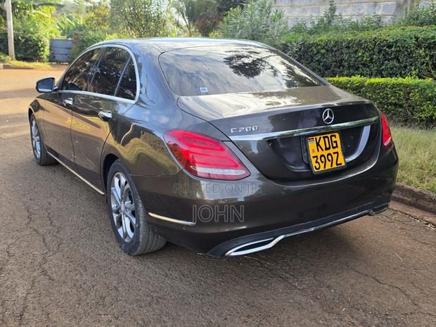Mercedes-Benz C200 2014 Brown