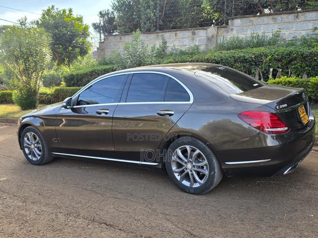 Mercedes-Benz C200 2014 Brown