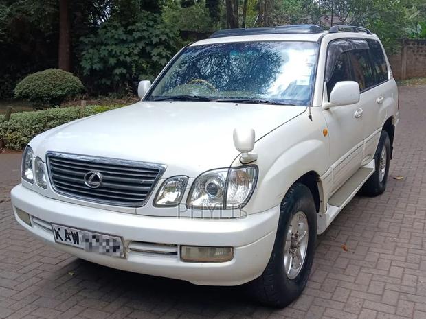 Lexus LX 470 AWD 2001 White