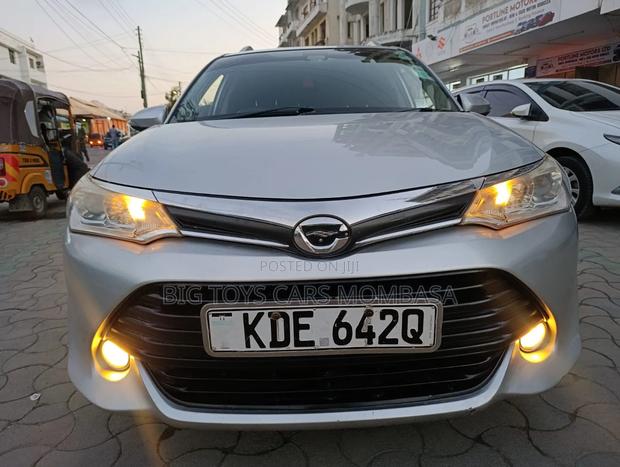 Toyota Corolla Fielder 2015 Silver
