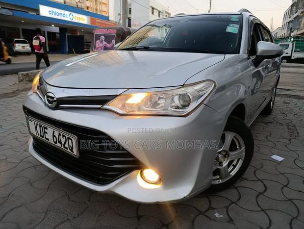 Toyota Corolla Fielder 2015 Silver