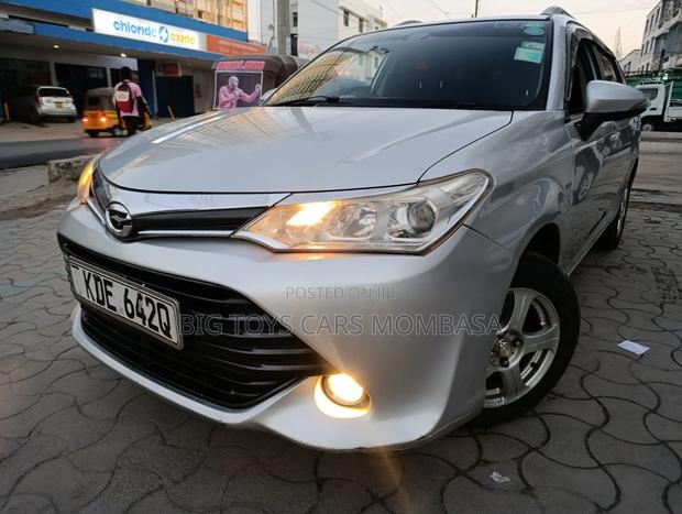 Toyota Corolla Fielder 2015 Silver