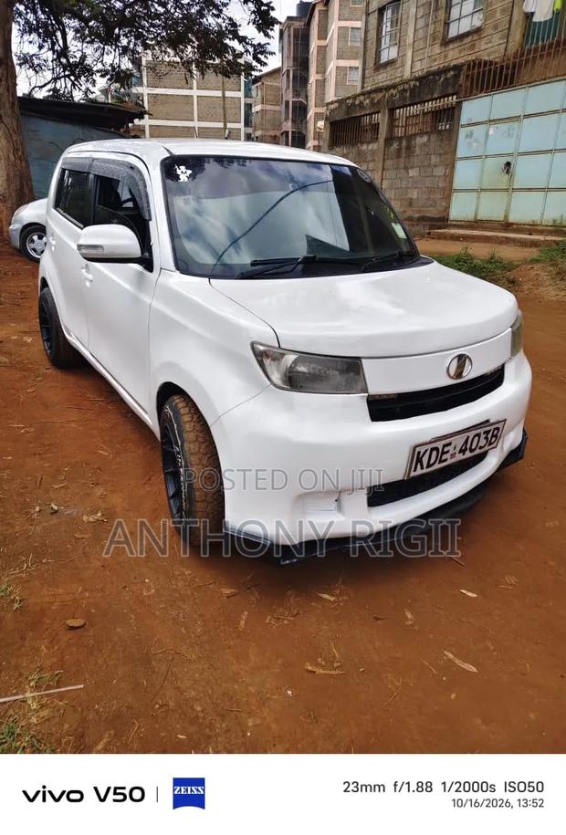 Toyota bB 2016 White