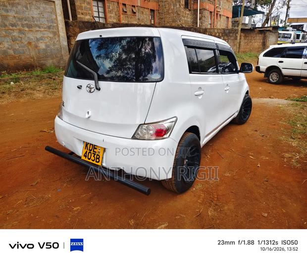 Toyota bB 2016 White