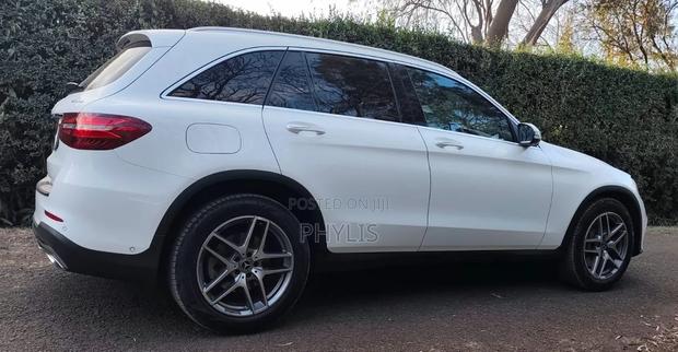 Mercedes-Benz 220 2019 White