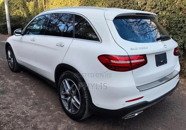 Mercedes-Benz 220 2019 White