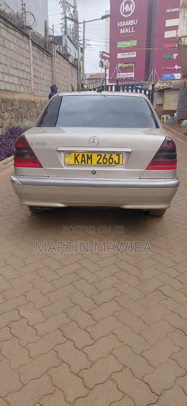 Mercedes-Benz C200 2000 Gold