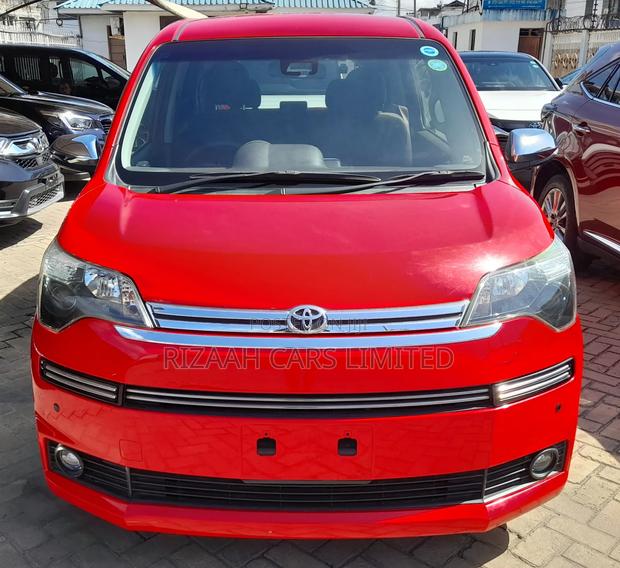 Toyota Spade 1.5 2019 Red