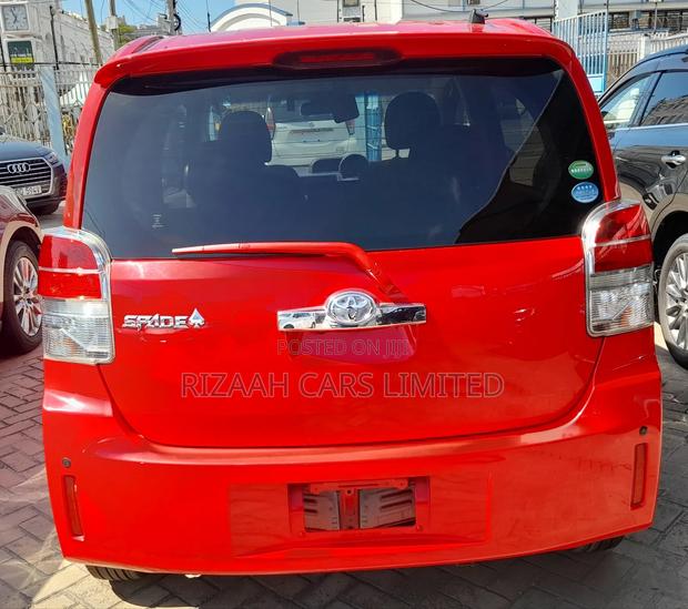 Toyota Spade 1.5 2019 Red