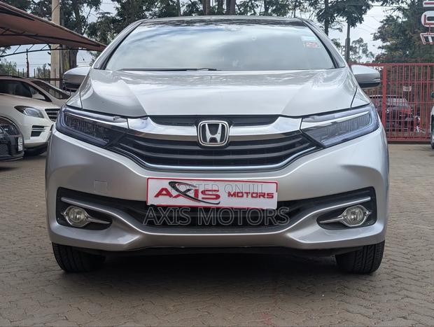 Honda Fit Shuttle 1.5 Hybrid 2WD 2016 Silver