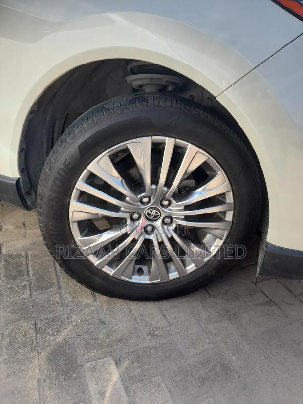 Toyota Harrier 2.0 2021 White