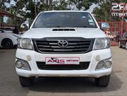Toyota Hilux SR5 2015 White for sale