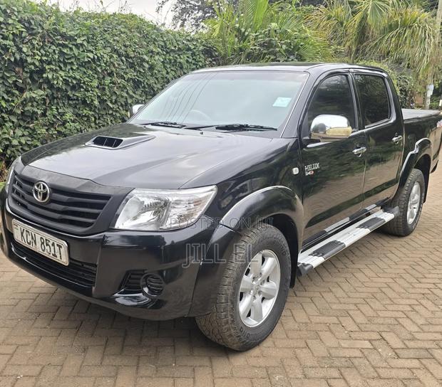 Toyota Hilux 2010 Black