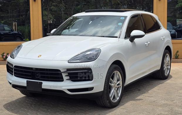Porsche Cayenne S AWD 2019 White