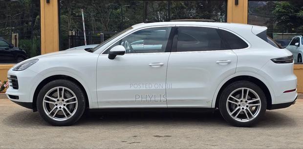 Porsche Cayenne S AWD 2019 White