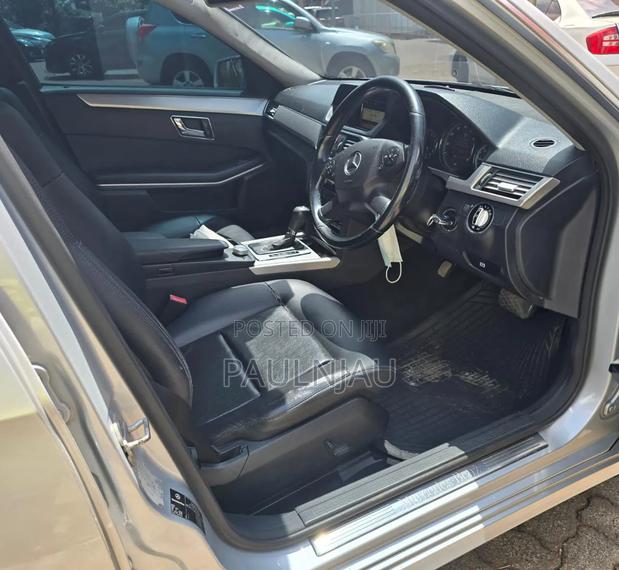 Mercedes-Benz 220E 2010