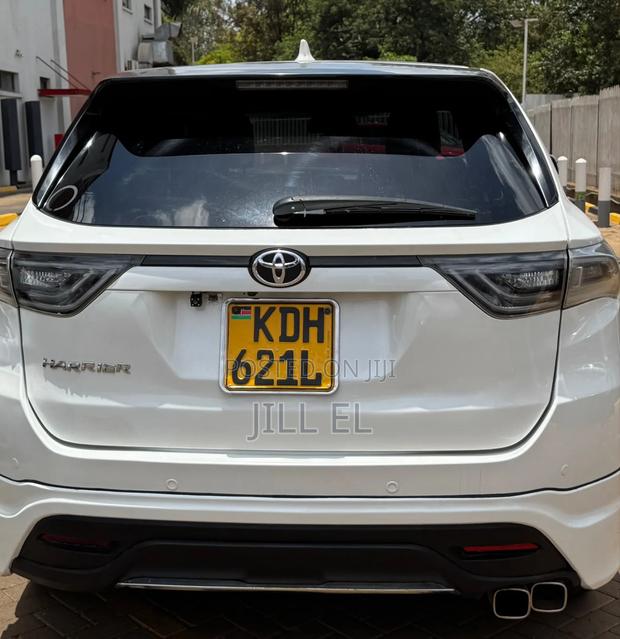Toyota Harrier 2.0 2015 White