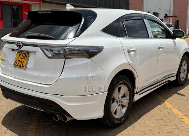 Toyota Harrier 2.0 2015 White
