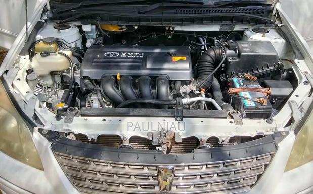 Toyota Premio 2004