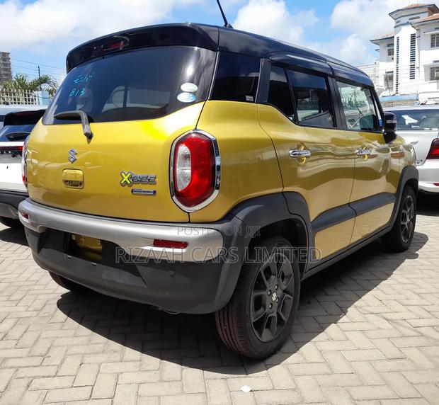 Suzuki Xbee 1.0 Hybrid AWD 2020 Yellow