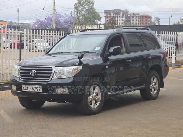 Toyota Land Cruiser 2010 Black