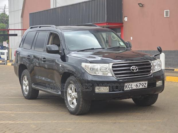 Toyota Land Cruiser 2010 Black