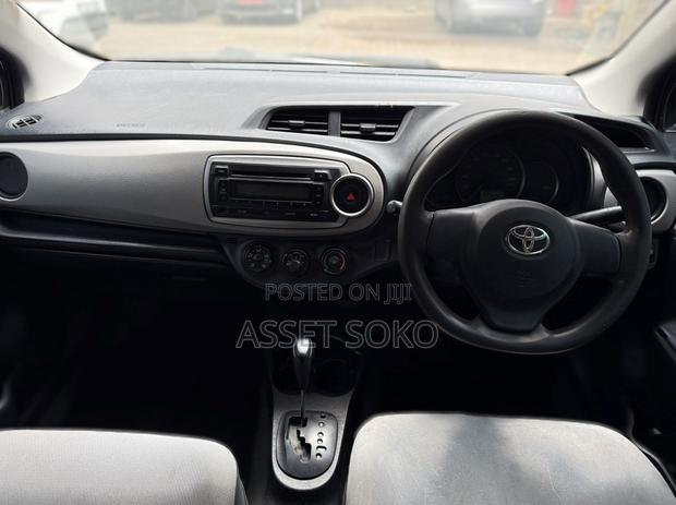 Toyota Vitz 2013 Gray