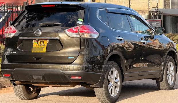 Nissan X-Trail 2.0 Petrol AWD 2015 Black