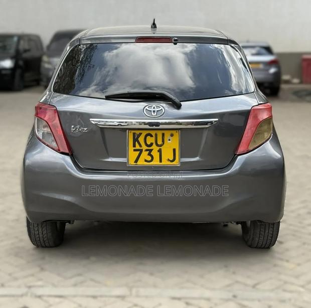Toyota Vitz 1.0 FWD 5dr 2012 Gray