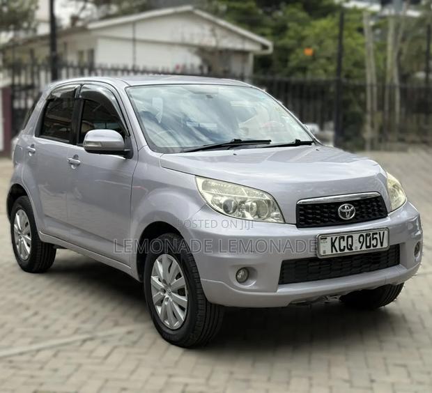 Toyota Rush 1.5 AWD 2011 Silver