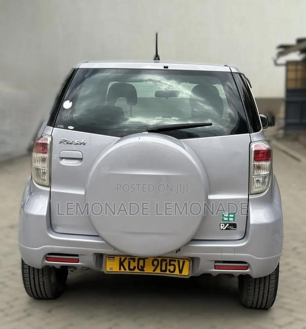 Toyota Rush 1.5 AWD 2011 Silver
