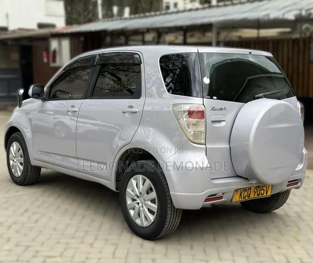 Toyota Rush 1.5 AWD 2011 Silver