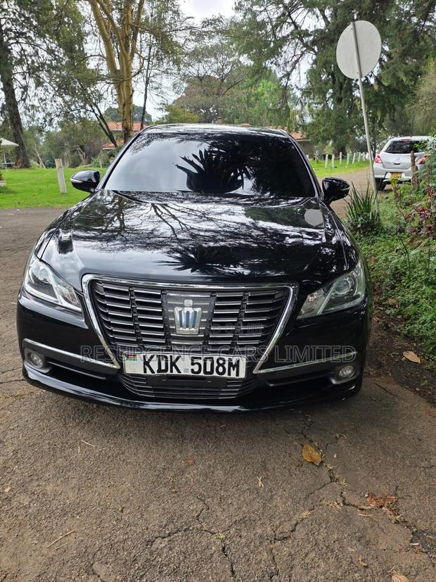 Toyota Crown 2016 Black