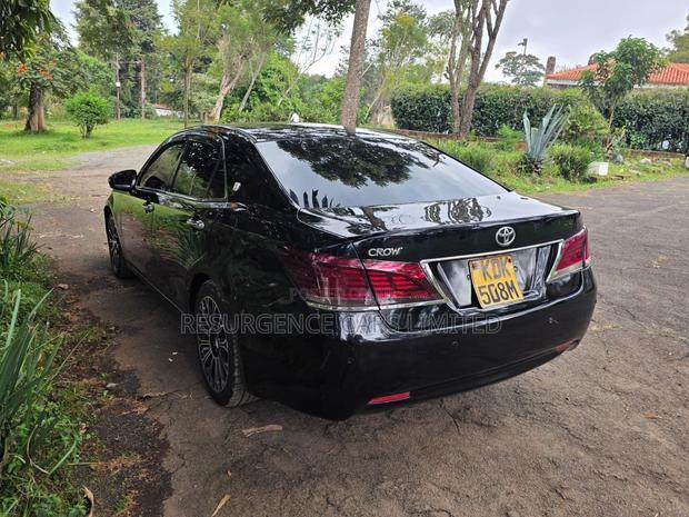 Toyota Crown 2016 Black