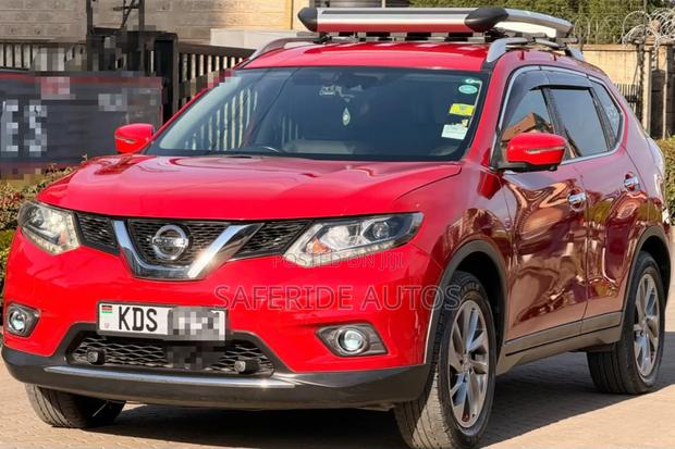 Nissan X-Trail 2.0 Petrol AWD 2017 Red