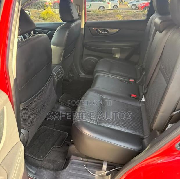 Nissan X-Trail 2.0 Petrol AWD 2017 Red