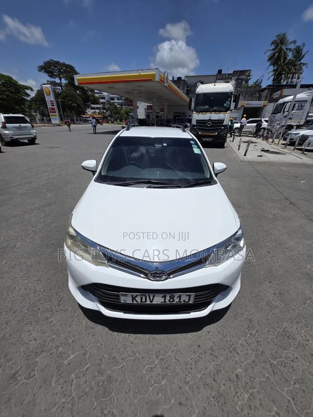 Toyota Corolla Fielder 2018 White