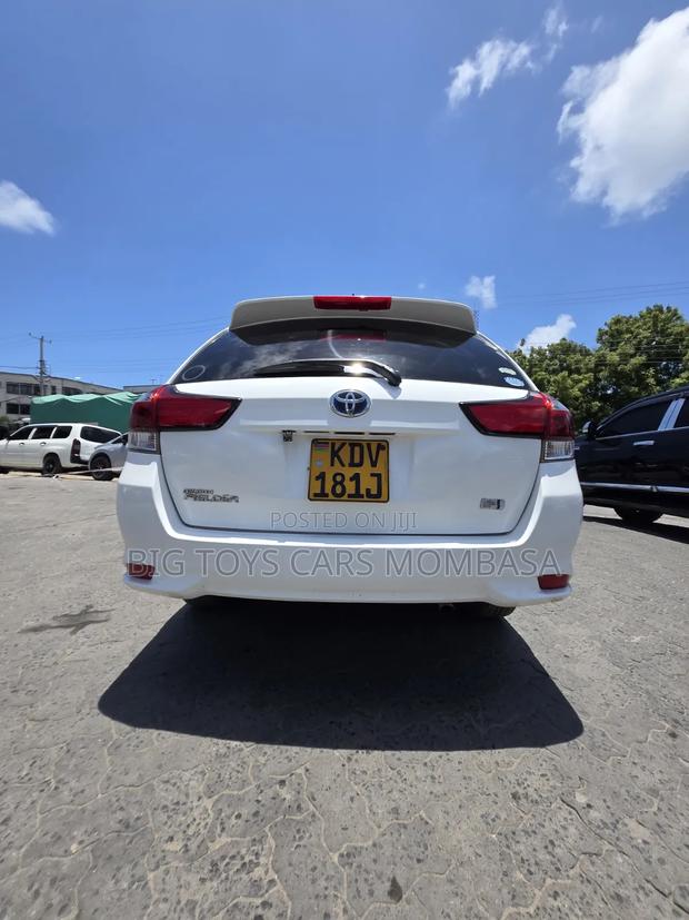 Toyota Corolla Fielder 2018 White